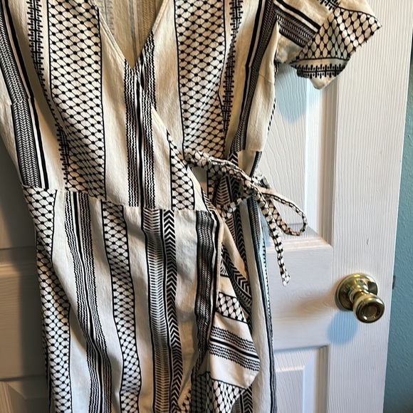 Vera Moda Women's Ruffle Trim Short Sleeve Wrap Dress size s. - Picture 2 of 6